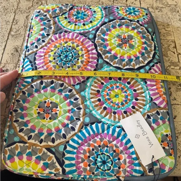 Vera Bradley Sunny Medallion 14” Laptop Sleeve NWT - Picture 3 of 5